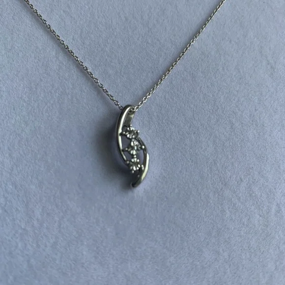 Silver diamond pendant - Picture 1 of 4